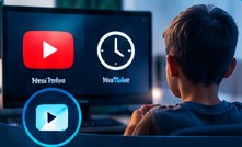Enfant devant YouTube avec un horaire